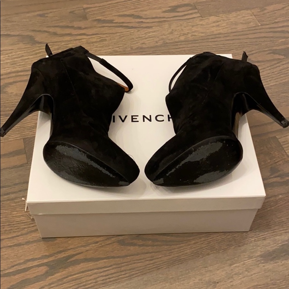 Givenchy 👠 - Picture 7 of 9